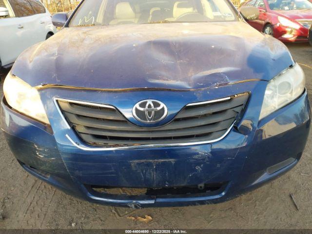 Toyota Camry Image 7