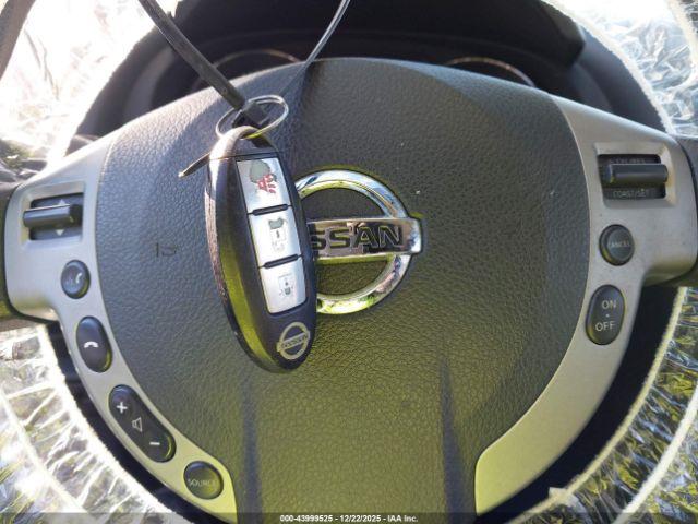 Nissan Rogue Sv Image 2