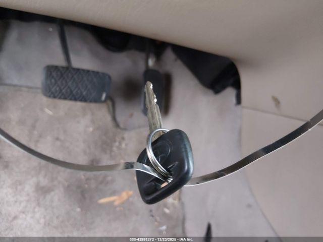 Toyota Corolla Ce Image 8