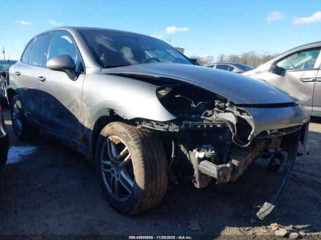  Salvage Porsche Cayenne