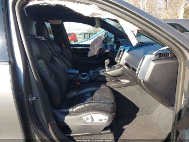 Porsche Cayenne Platinum Edition Image 6