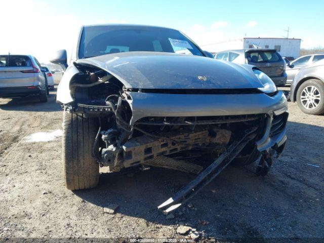 Porsche Cayenne Platinum Edition Image 4