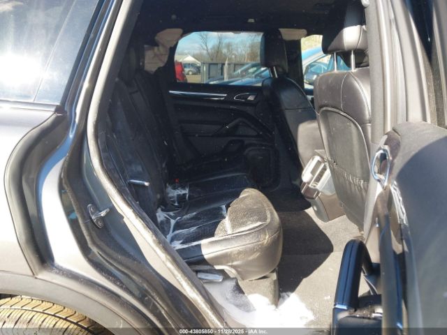 Porsche Cayenne Platinum Edition Image 16