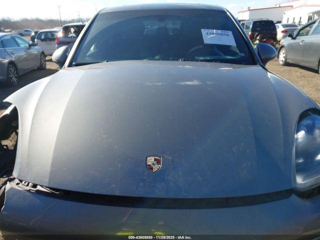 Porsche Cayenne Platinum Edition Image 12