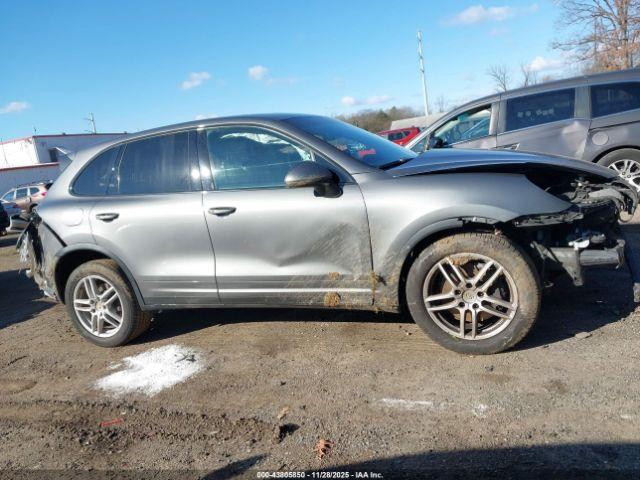 Porsche Cayenne Platinum Edition Image 14