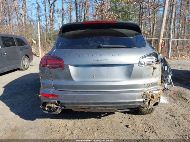 Porsche Cayenne Platinum Edition Image 9
