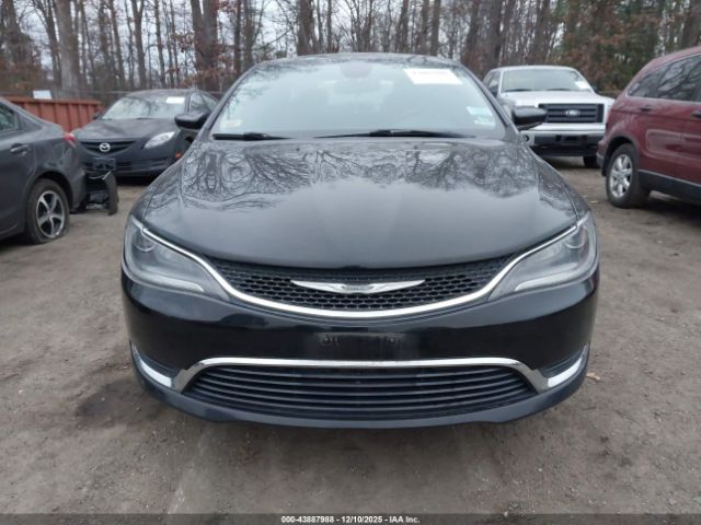 Chrysler 200 Limited Image 4