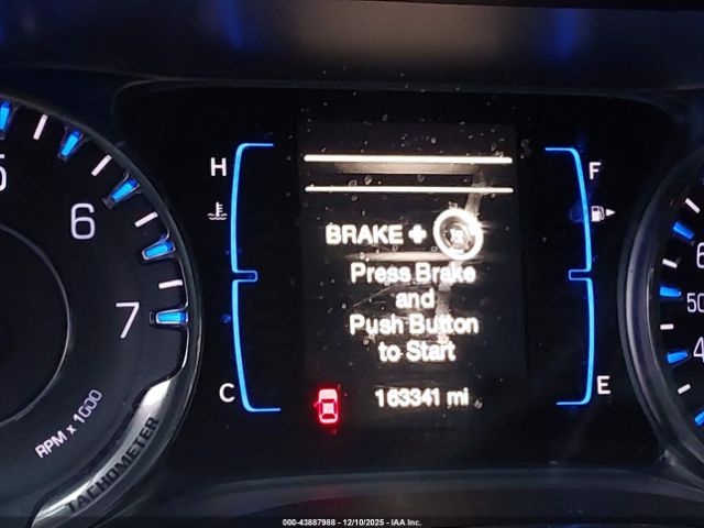 Chrysler 200 Limited Image 5