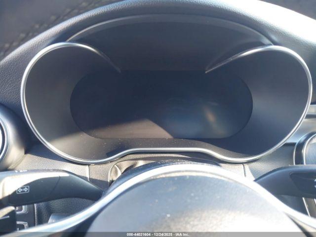 Mercedes-Benz C-Class 4matic Image 12