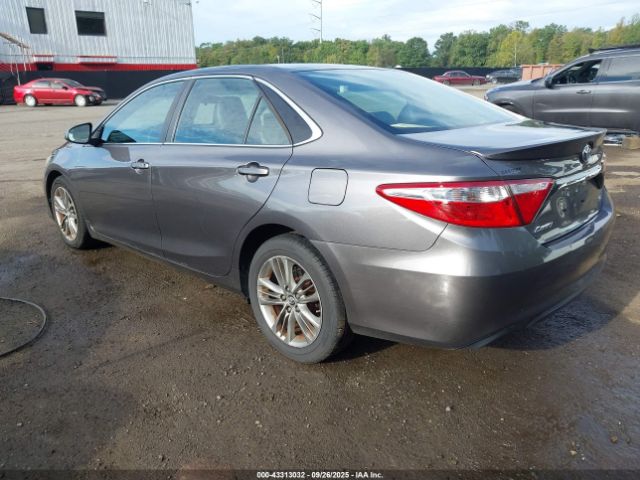 Toyota Camry Se Image 3