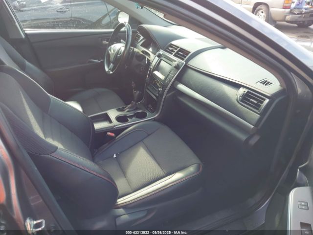 Toyota Camry Se Image 15