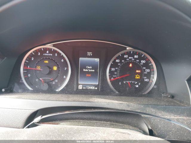 Toyota Camry Se Image 5