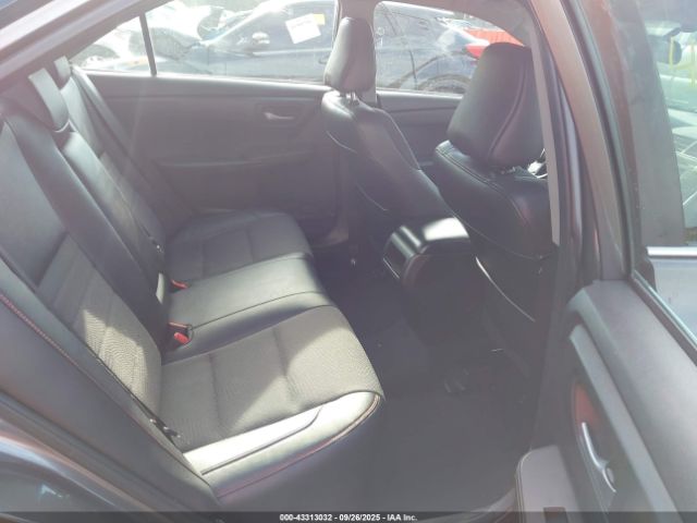 Toyota Camry Se Image 7