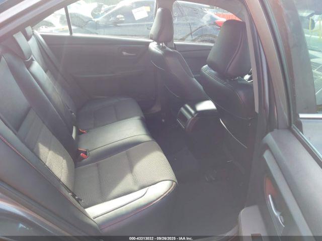 Toyota Camry Se Image 7