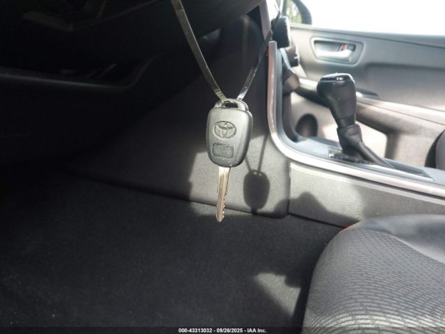 Toyota Camry Se Image 11