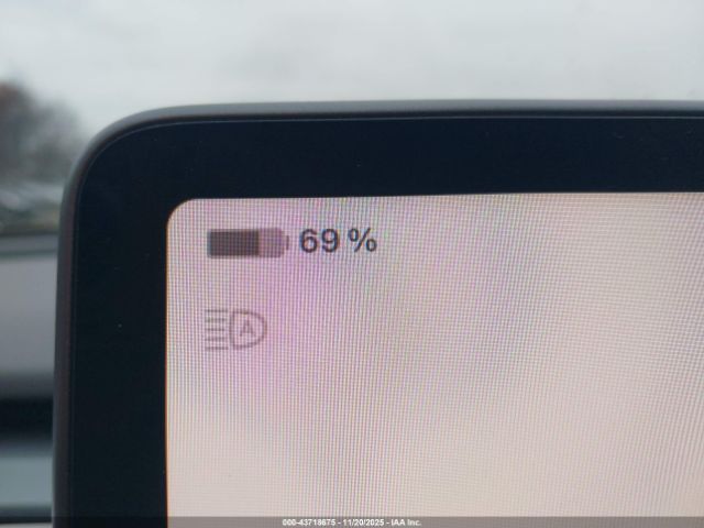 Tesla Model 3 Rear-wheel Drive Image 18