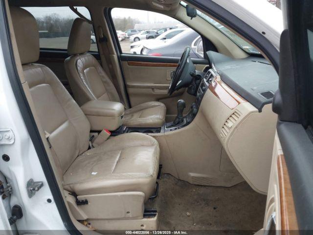 Suzuki XL7 Luxury Image 11