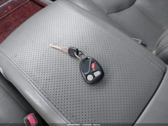 Cadillac Escalade Standard Image 11