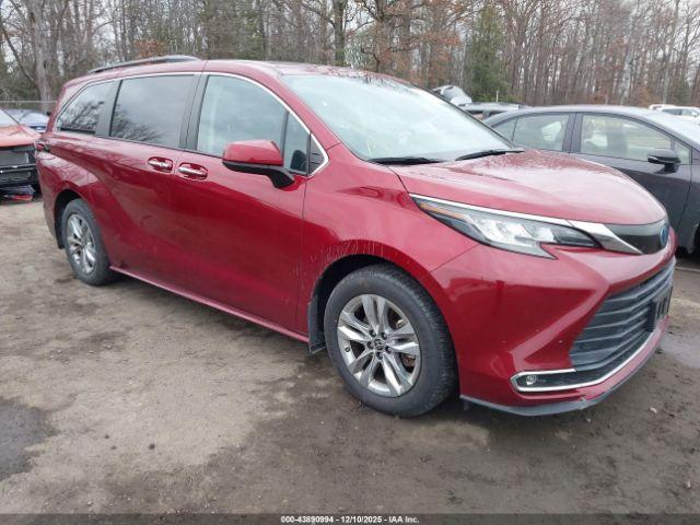  Salvage Toyota Sienna