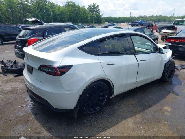 Tesla Model Y Image 17