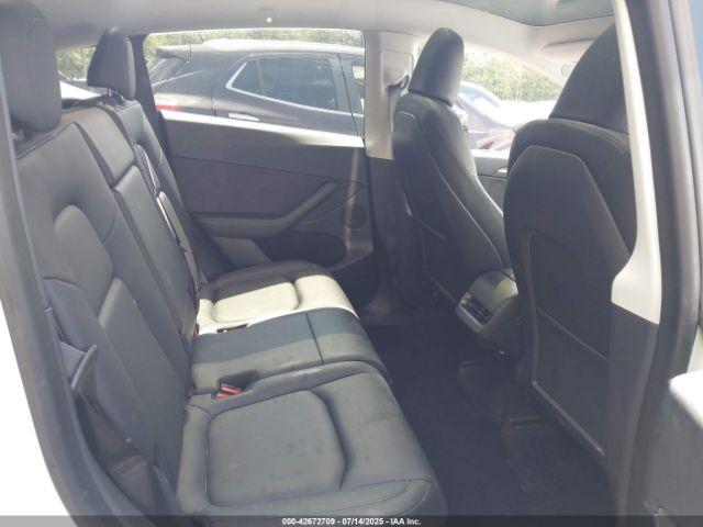 Tesla Model Y Image 4