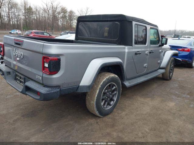 Jeep Gladiator Overland 4x4 Image 14