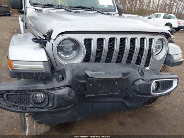 Jeep Gladiator Overland 4x4 Image 6