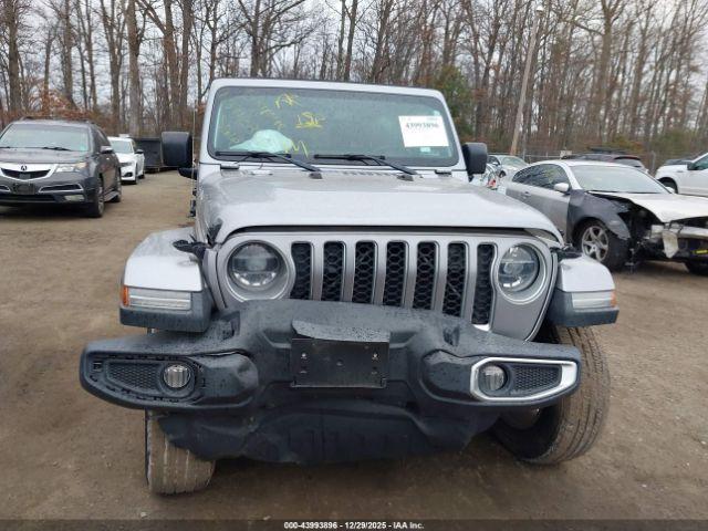 Jeep Gladiator Overland 4x4 Image 8