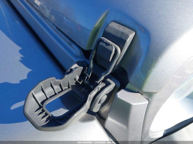 Jeep Gladiator Overland 4x4 Image 9