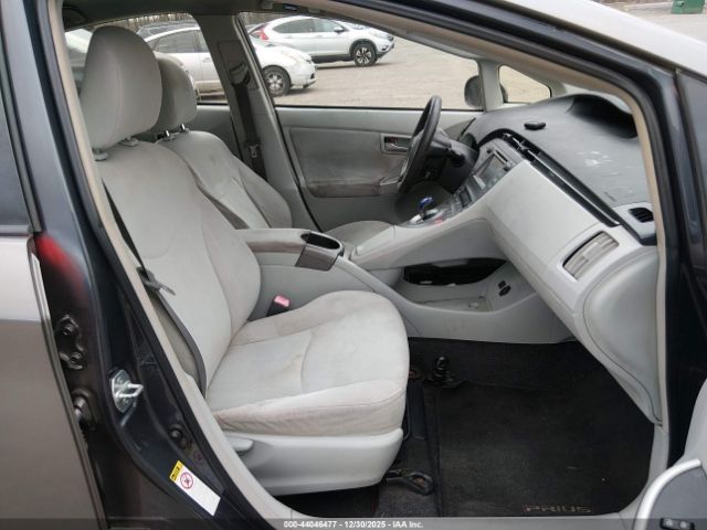 Toyota Prius Two Image 4