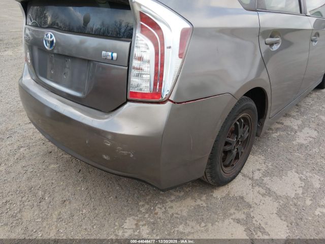 Toyota Prius Two Image 7