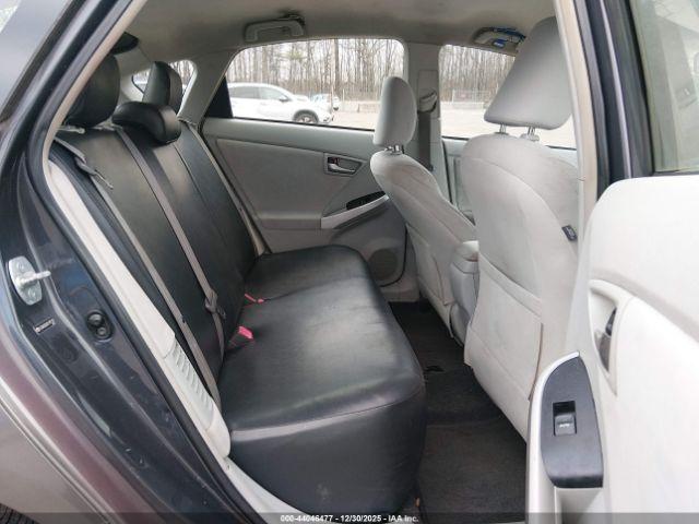 Toyota Prius Two Image 14