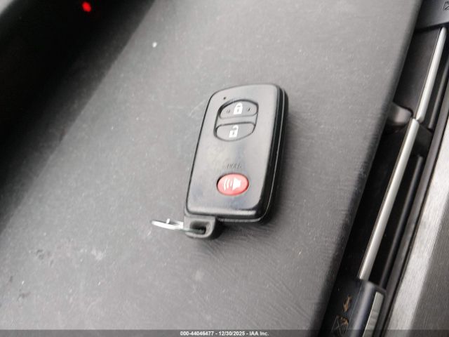 Toyota Prius Two Image 15