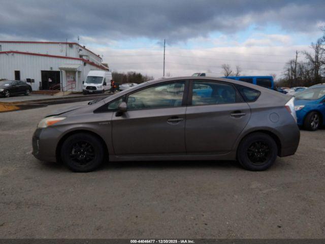 Toyota Prius Two Image 11