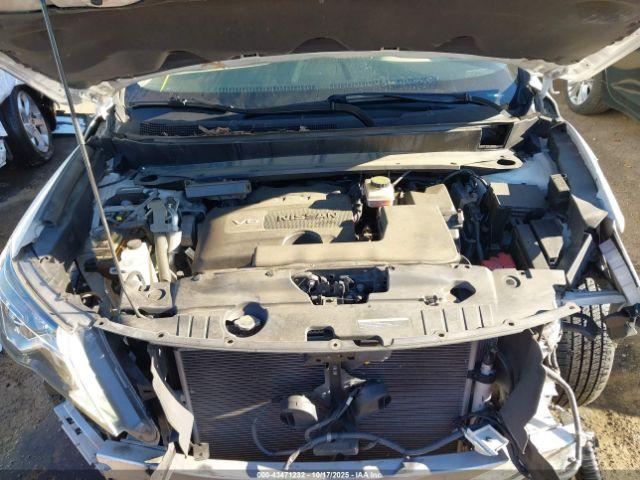 Nissan Pathfinder Sl Image 3