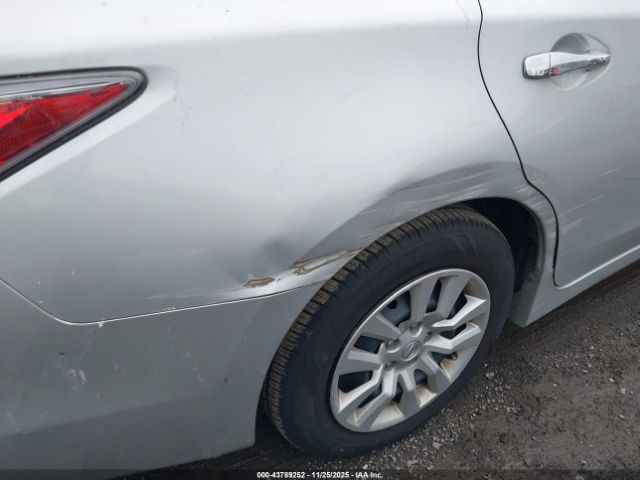 Nissan Altima Image 3