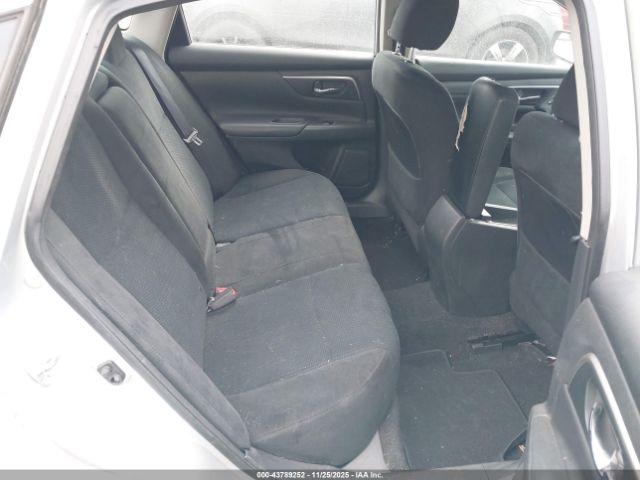 Nissan Altima Image 7