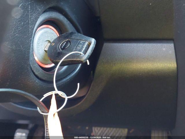 Nissan Rogue S Image 10