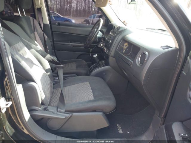 Jeep Patriot Latitude Image 2