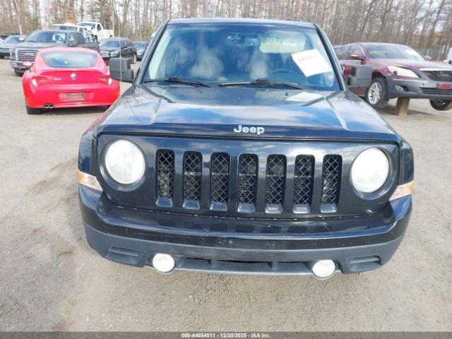 Jeep Patriot Latitude Image 5