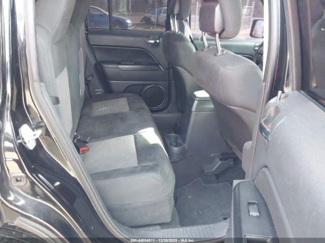 Jeep Patriot Latitude Image 6