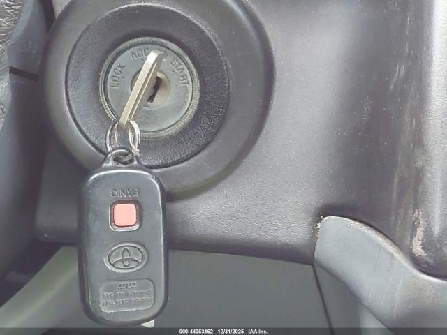 Toyota Sienna Le Image 9