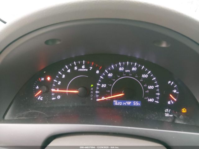 Toyota Camry Le Image 7