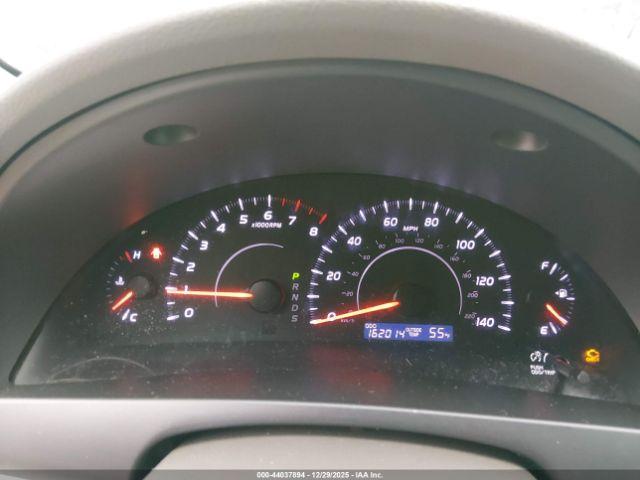 Toyota Camry Le Image 7