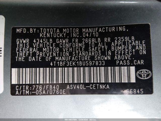 Toyota Camry Le Image 9