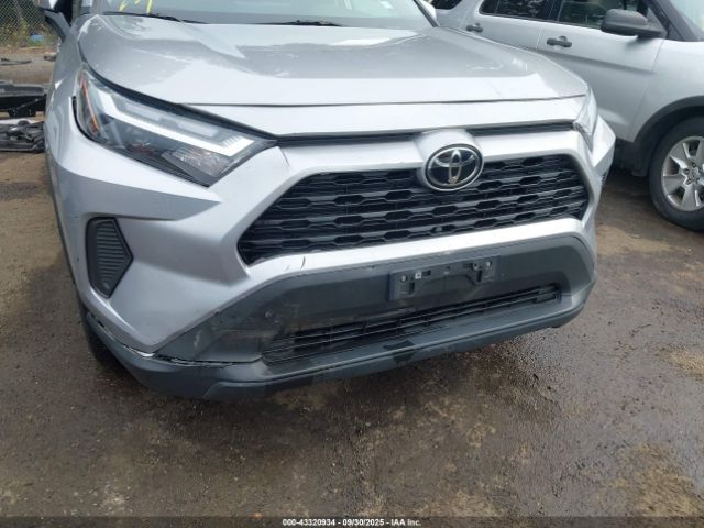 Toyota RAV4 Xle Image 5