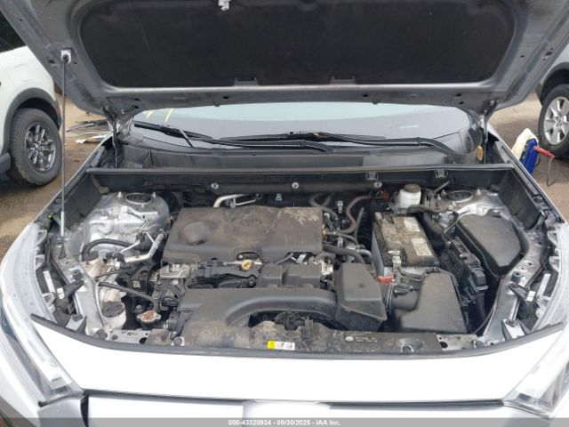 Toyota RAV4 Xle Image 11