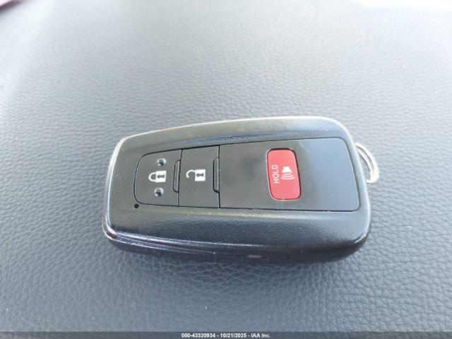 Toyota RAV4 Xle Image 10