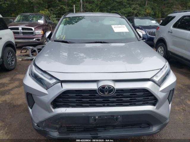 Toyota RAV4 Xle Image 13