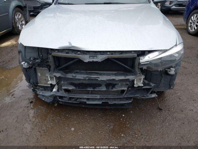 BMW 3 Series Xdrive Image 2